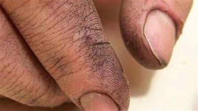 حين أتم شاب جامعته 