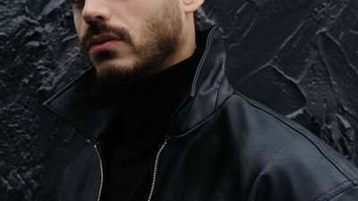 كان هناك رجل لديه ثلاث اولاد بنت وصبيان