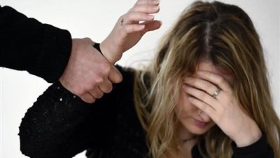 صفعني زوجي لأنني لم أطبخ بينما كانت حرارتي ٤٠ درجة حصريا
