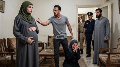 احمد كان واقف في نص الصاله