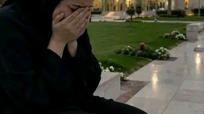 ذهبت فتاة مع أختها المتزوجة لزيارة الطبيبة