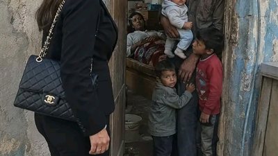 دخلت لتفصل موظفًا… فخرجت وهي تكتشف سرًا قلب حياتها رأسًا على عقب