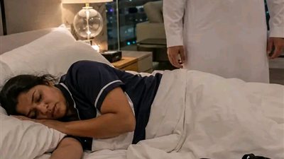 طفلة قالت له بابا وملياردير انهار بعدها!