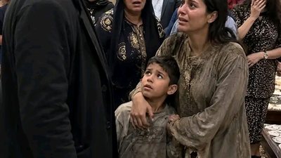 عدتُ من الغربة لأفاجئ عائلتي فوجدت زوجتي تأكل بقايا الطعام خلف قصري!