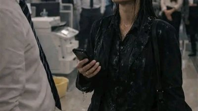 أهانها المدير لأنها بدت فقيرة… دون أن يعلم أنها المالكة المليارديرة للشركة